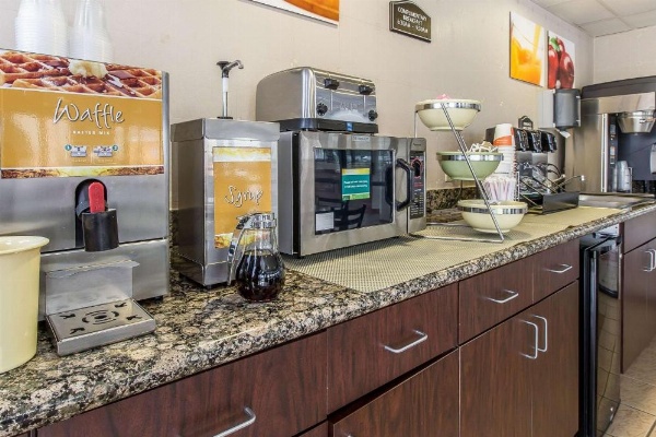 Quality Inn Montgomery image 12