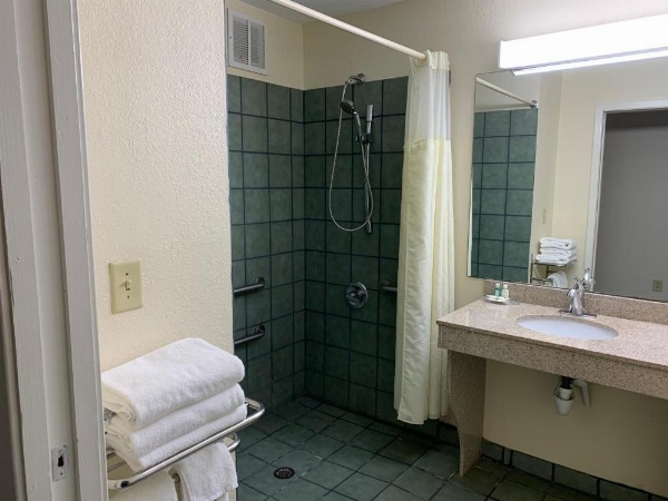 Quality Inn Montgomery image 7